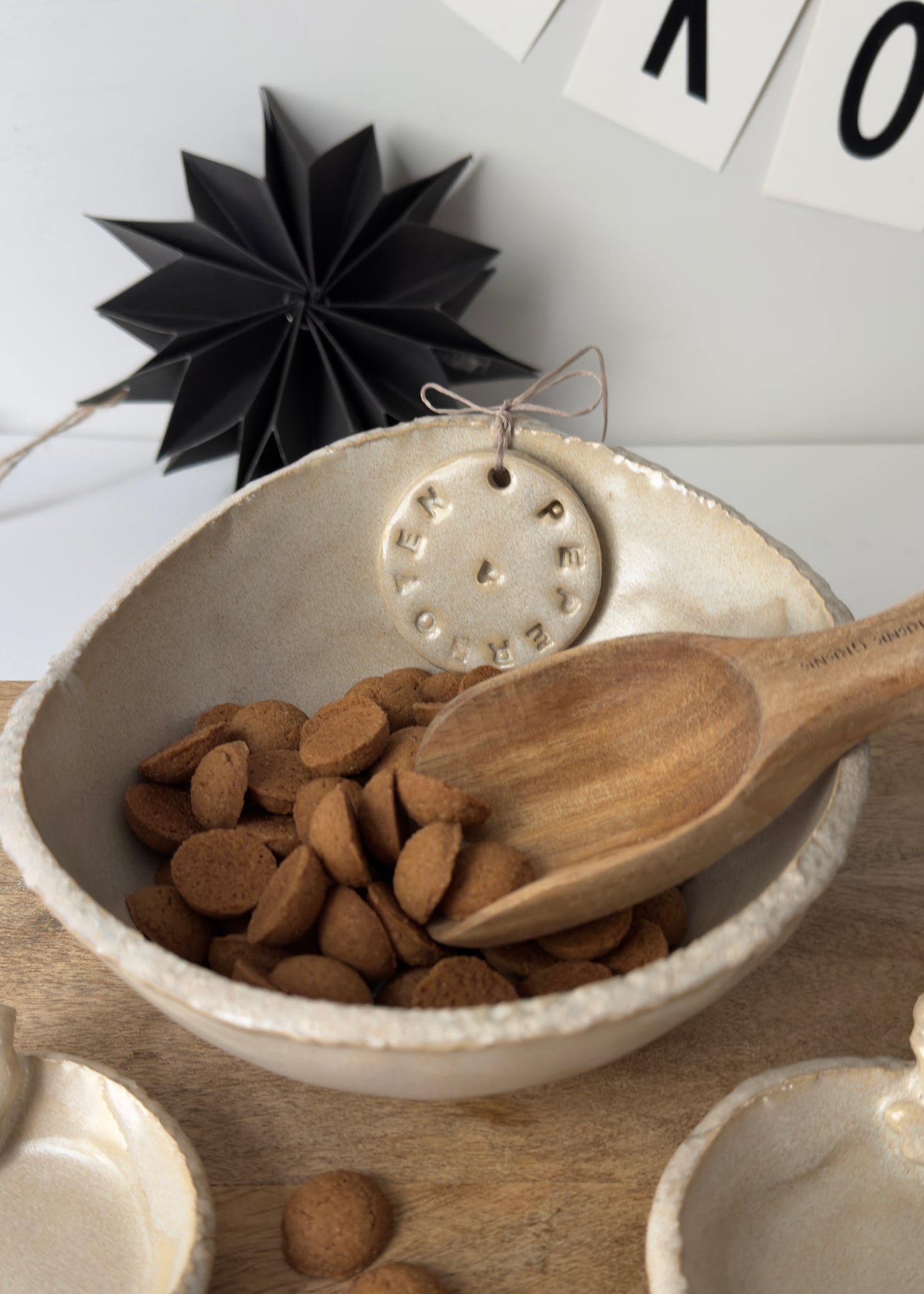 Handgemaakt Keramisch Schaaltje beige room met hanger