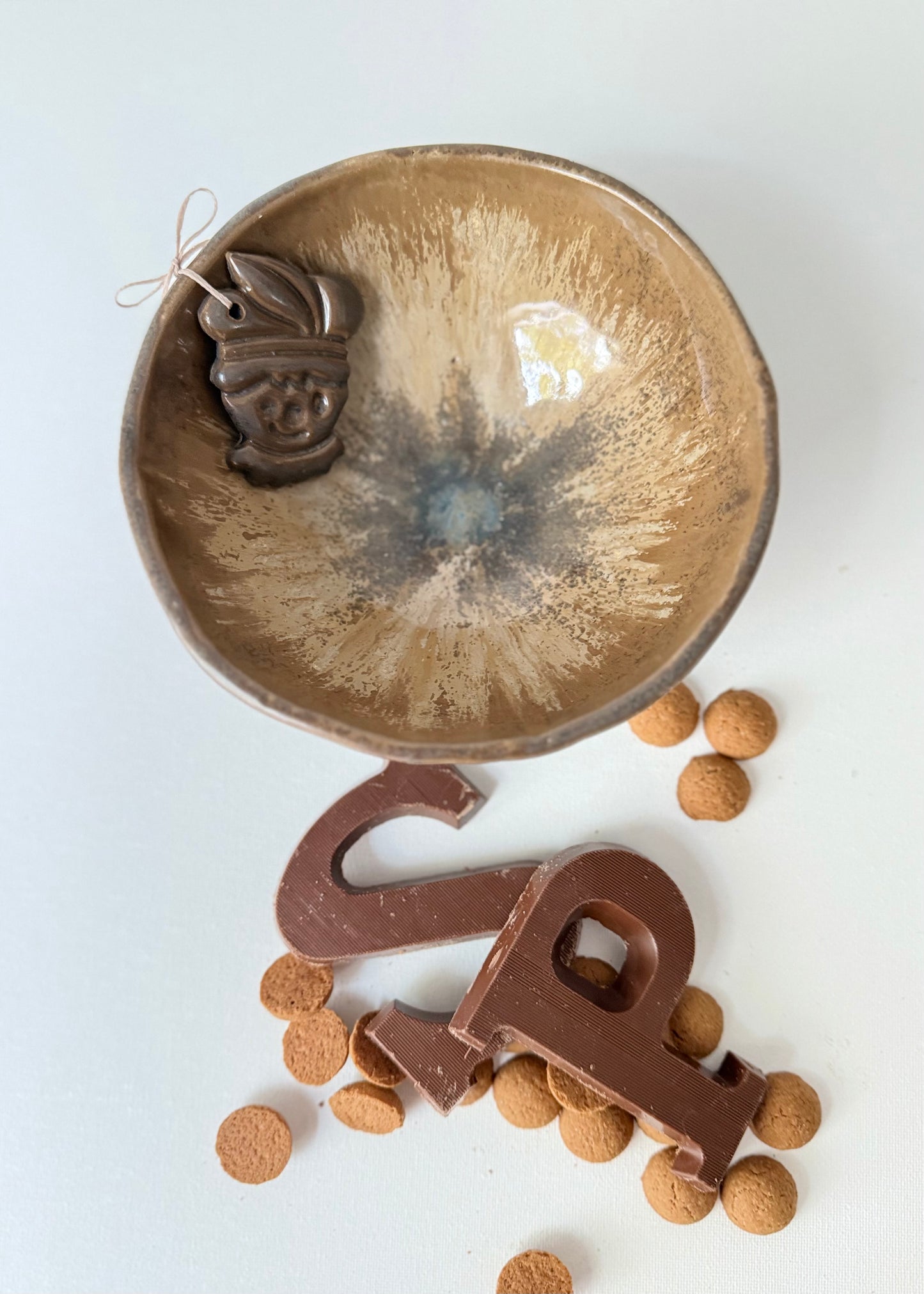 Handgemaakt Keramisch Schaaltje amber bruin - Verwisselbare Hanger