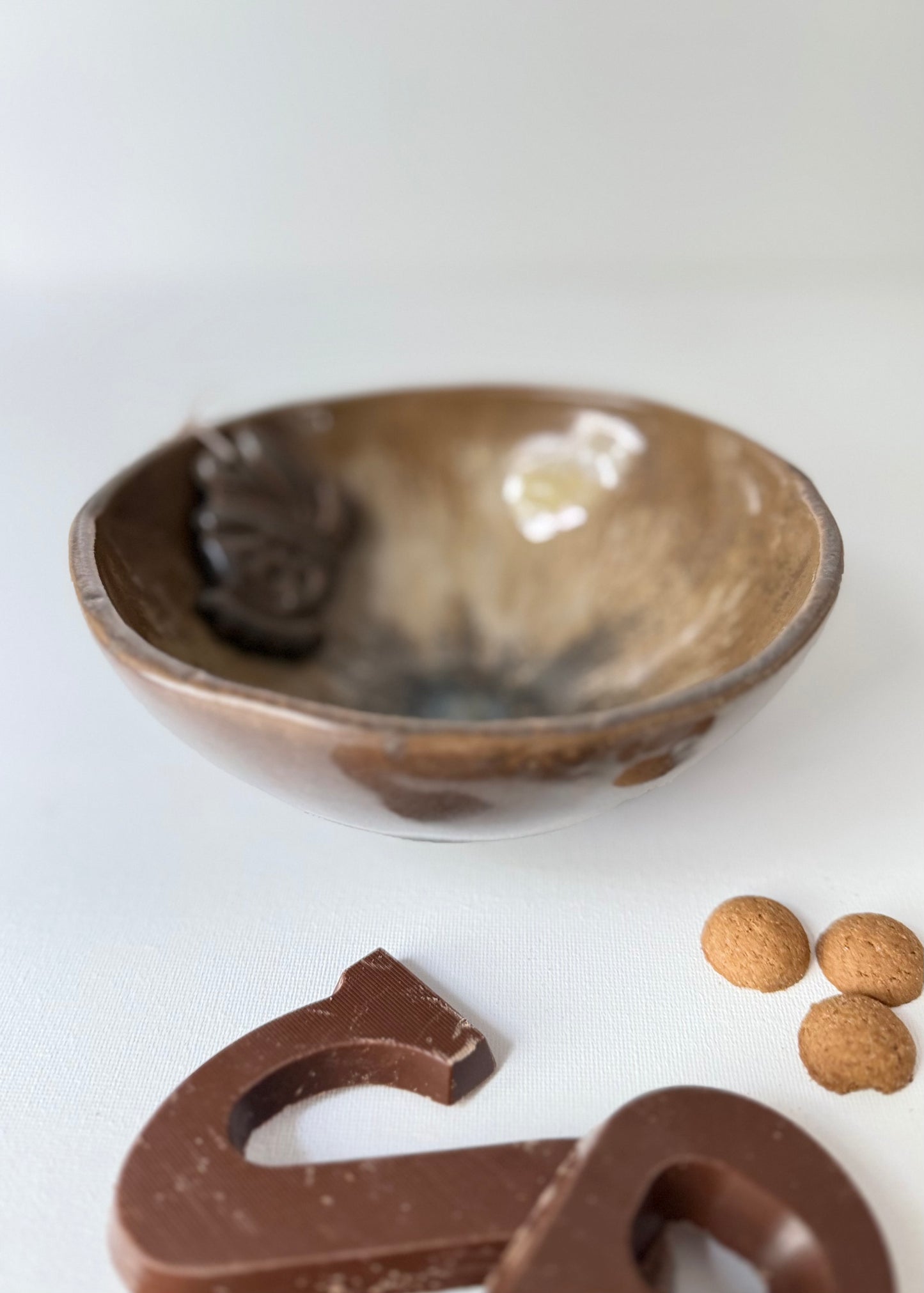 Handgemaakt Keramisch Schaaltje amber bruin - Verwisselbare Hanger