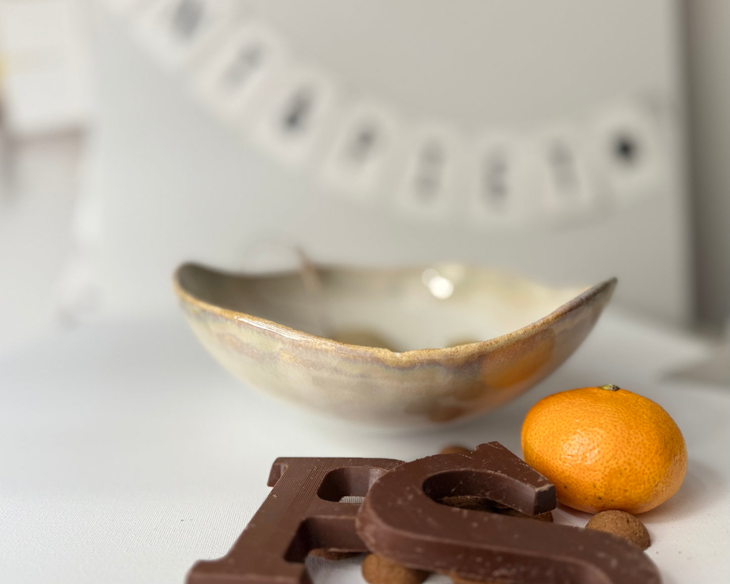 Handgemaakt Keramische schaal  melkwit met lepel