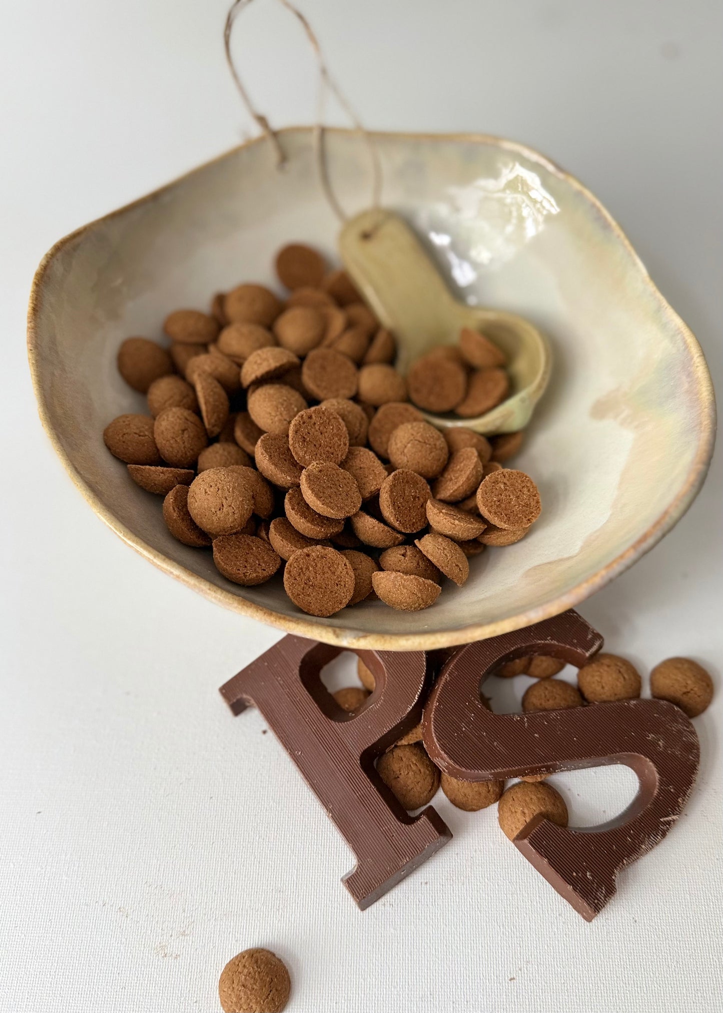 Handgemaakt Keramische schaal  melkwit met lepel